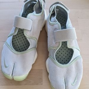 Women's Nike Air Rift Light Bone/Honeydew/Silver Suede